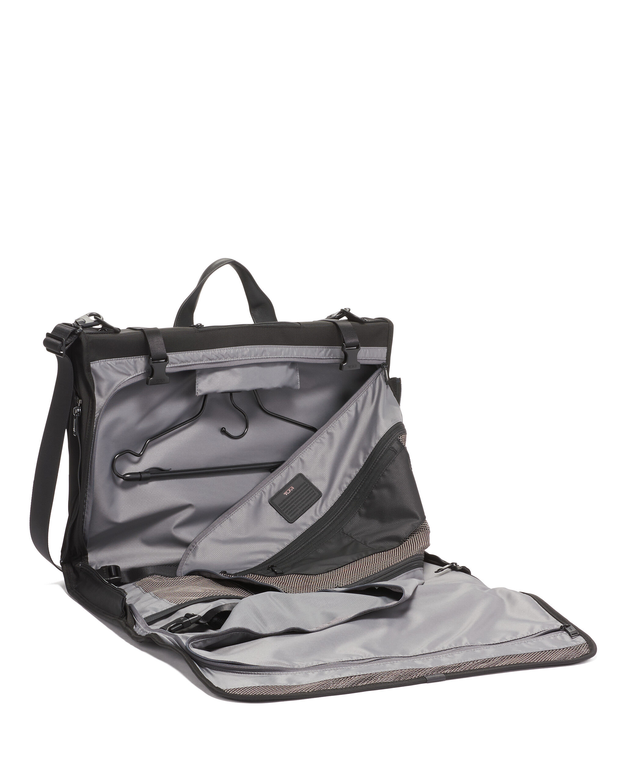 Alpha Tri-Fold Garment Bag Black | TUMI Switzerland