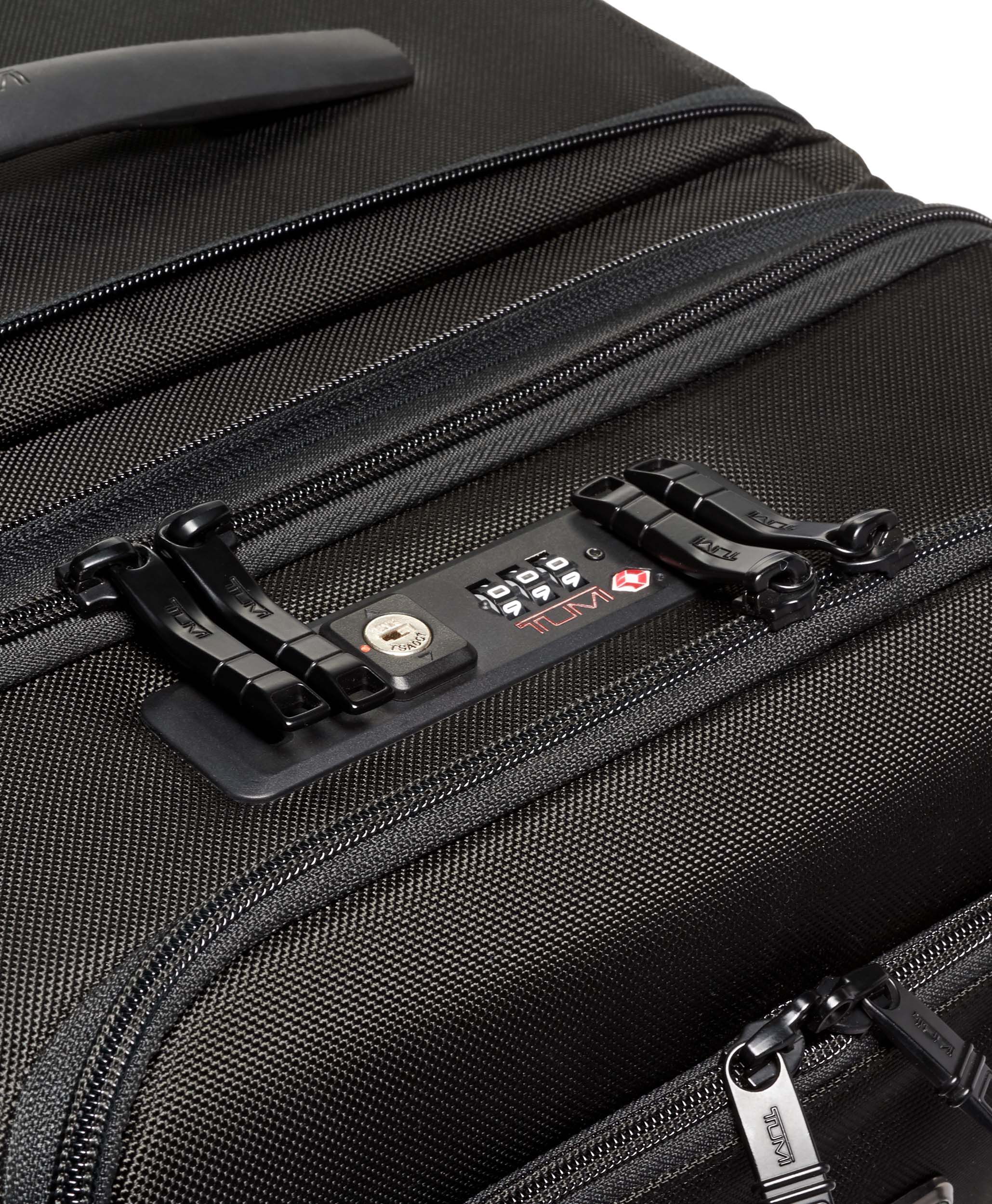 Tumi rolling duffel outlet