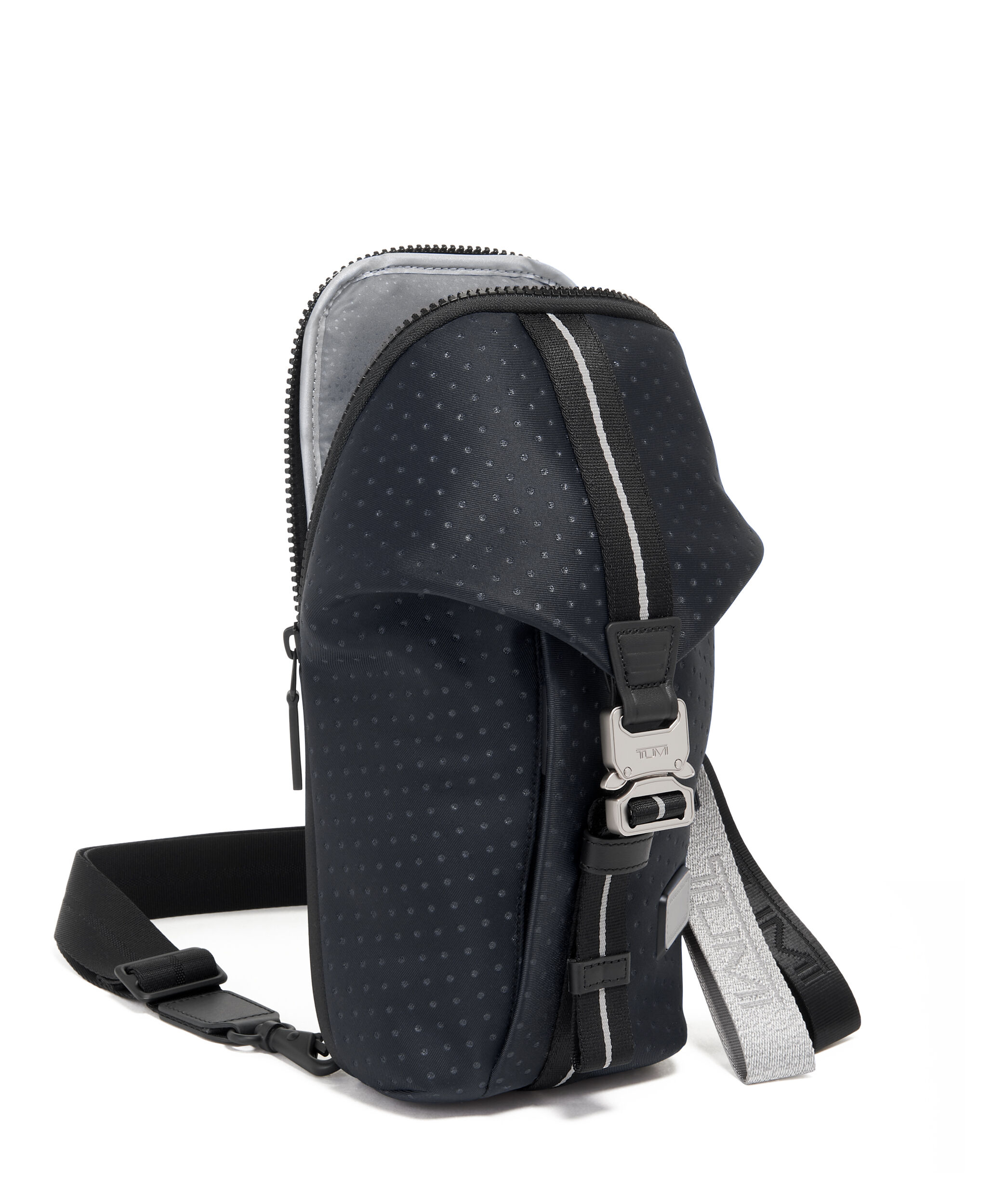 tumi tahoe bozeman sling