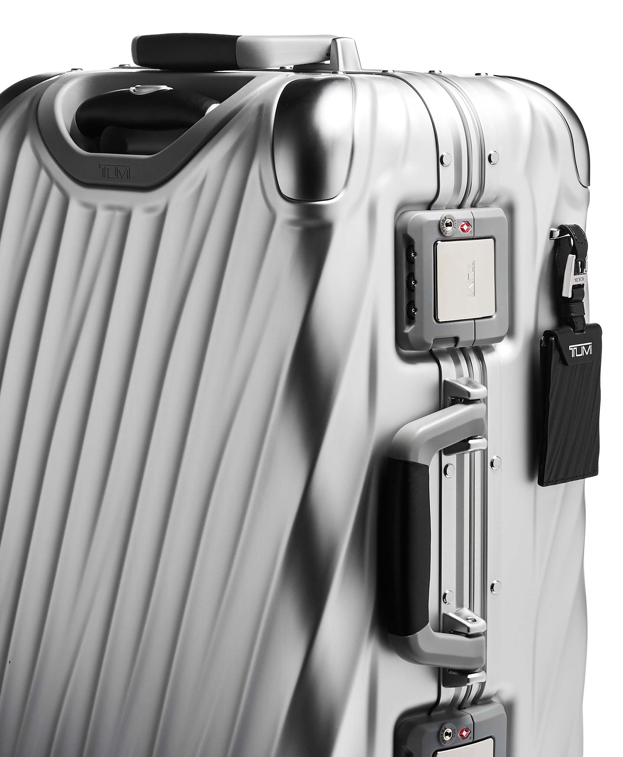 19 on sale degree tumi