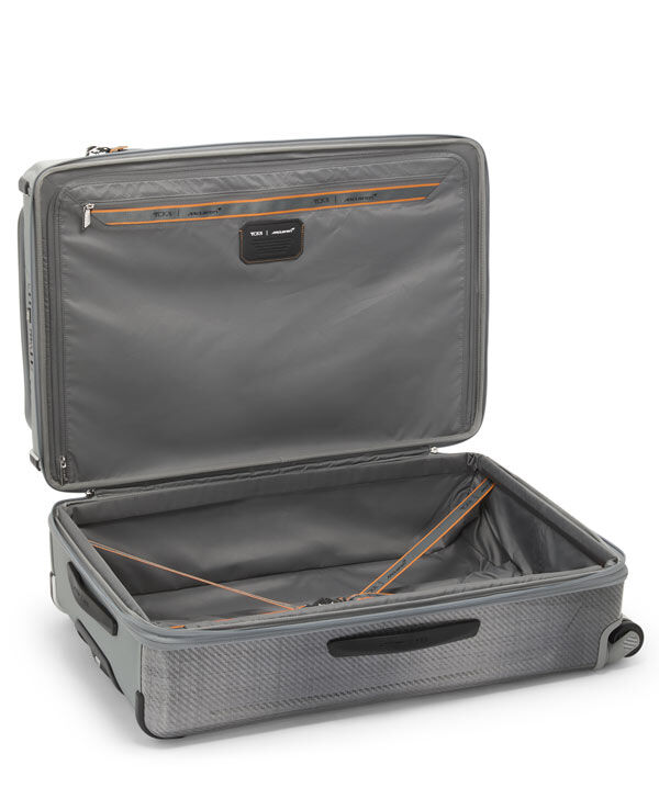 TUMI McLarenカーボンファイバー風デザイン 中型スーツケース TUMI I MCLAREN 「エアロ」エクステンデッド・トリップ
