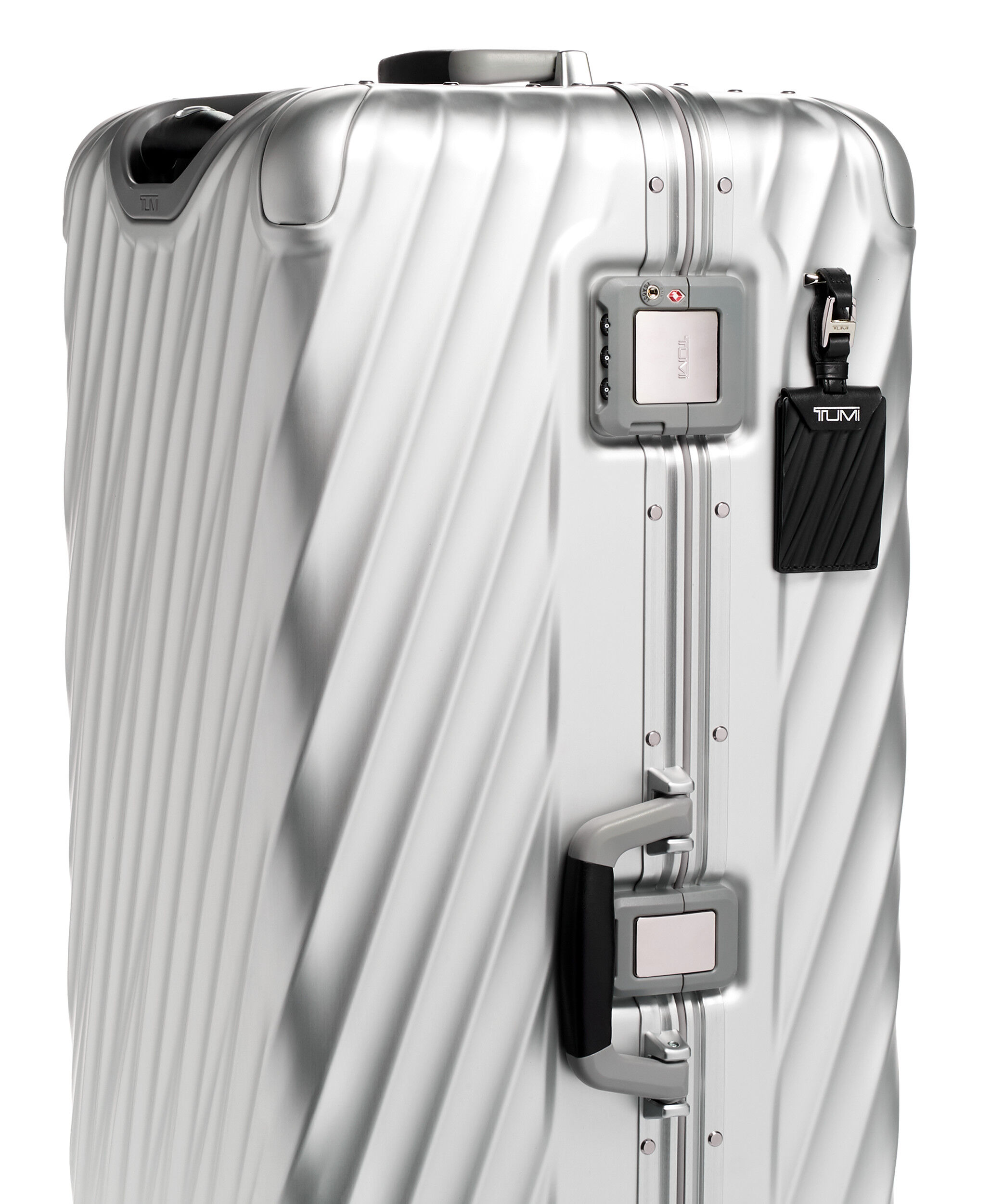 19 Degree Aluminium Rolling Trunk 87 cm Silver | TUMI Switzerland