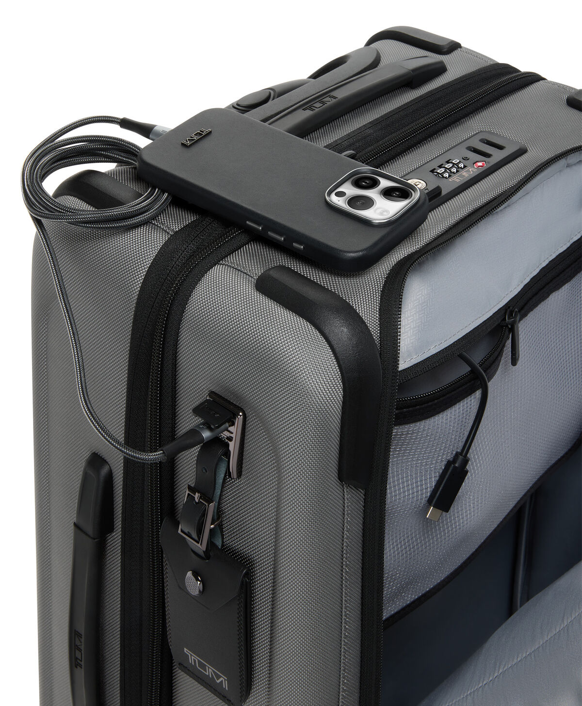 ALPHA Dual Access Expandable Cabin