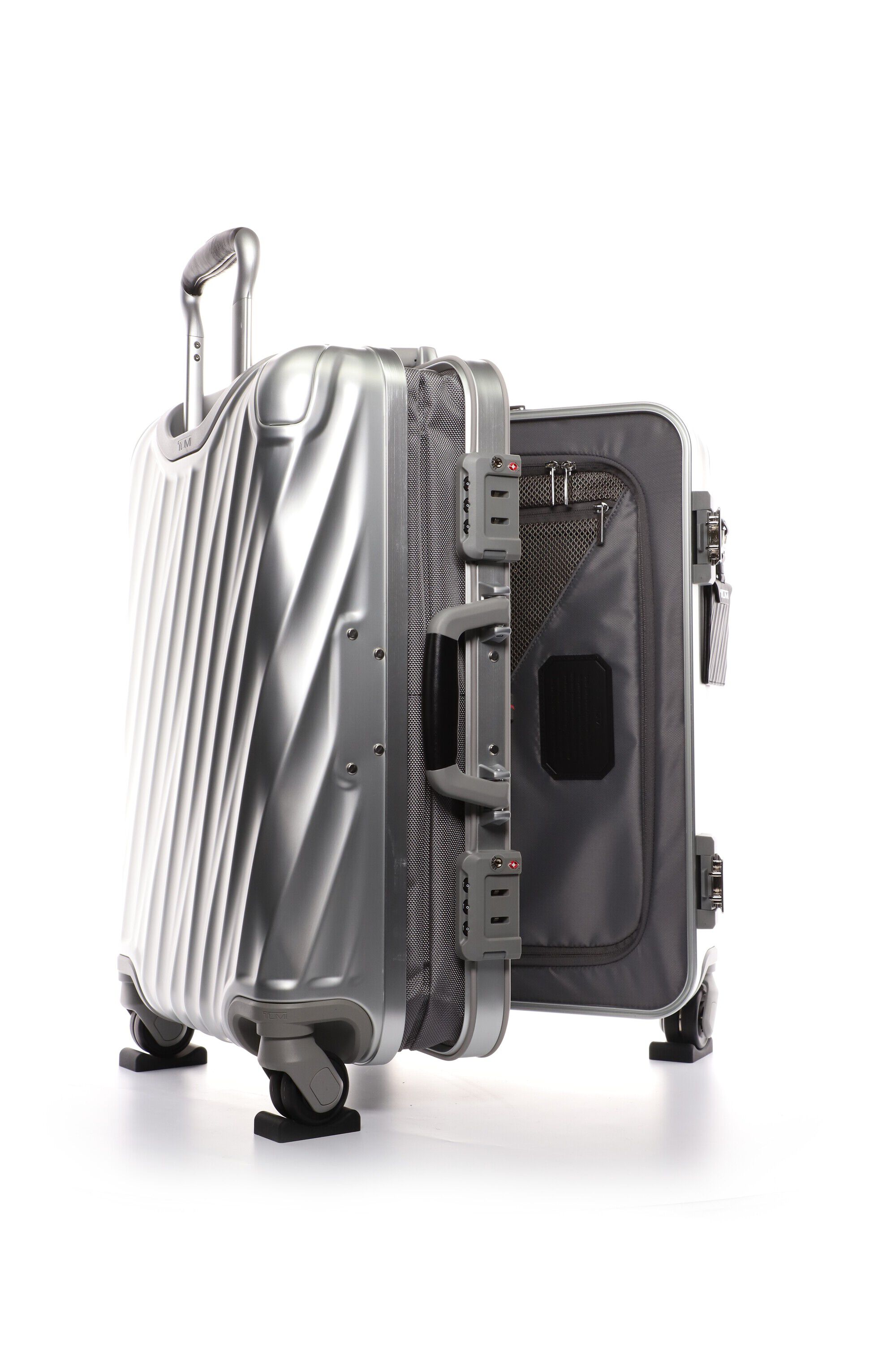 Tumi international carry on online aluminum