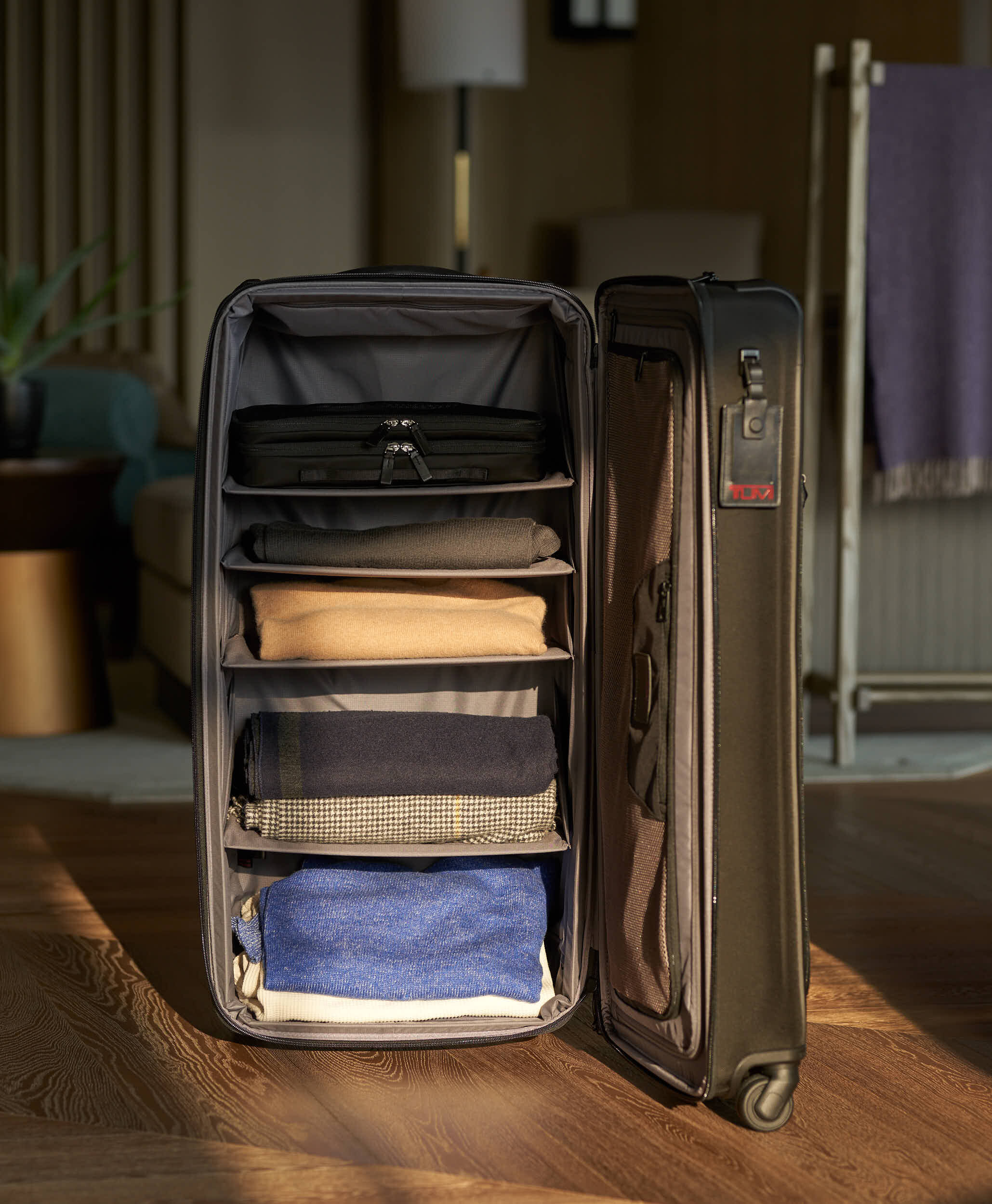 Tumi large discount duffel bag